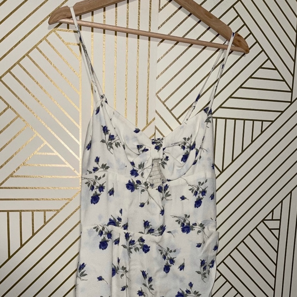 Dress - Picture 6 of 6
